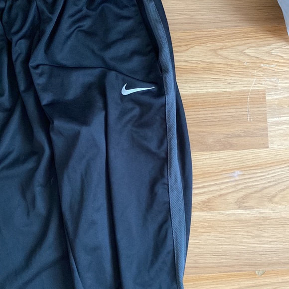 NWOT Black Nike Joggers - Picture 4 of 6